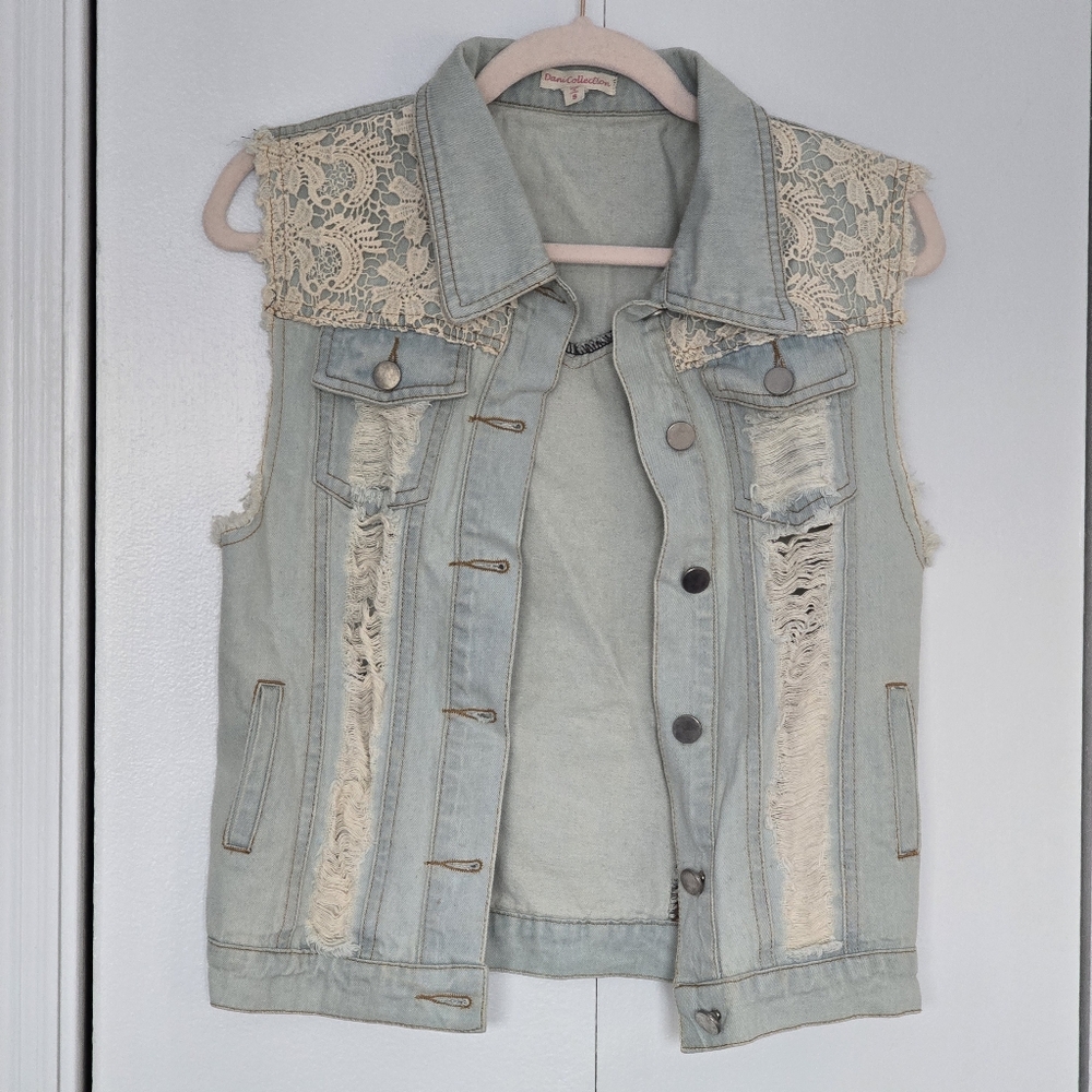 Size S lace distressed light wash denim vest by dani collection